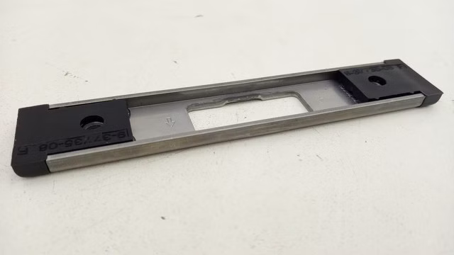 3x GU 6-33616-02-0-8 Schließblech SECURY 24x6 Silber