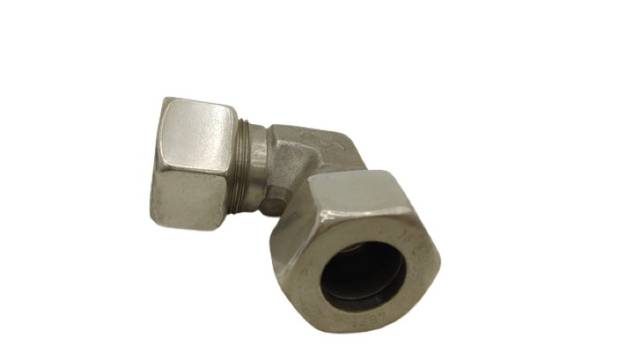 W18-PLA3C71 021 095 000 604 Угловой фитинг из нержавеющей стали