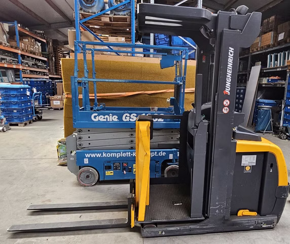 Jungheinrich EKS 110 ZZ Vertikal-Kommissionierer 1t Kommissionierstapler  6771 Std.