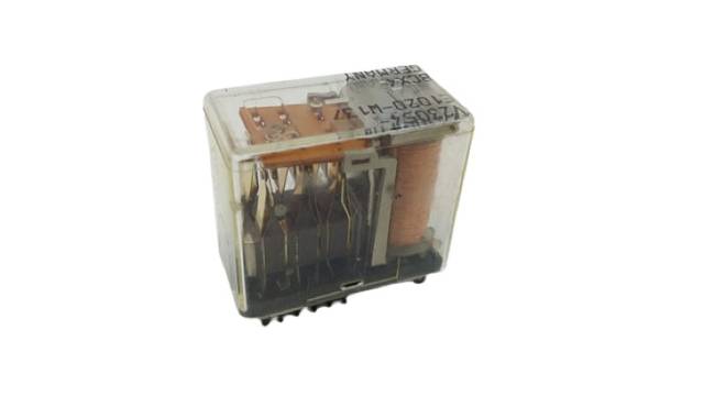 Siemens V23054-E1020-W137, подключаемое реле, коммутационное реле
