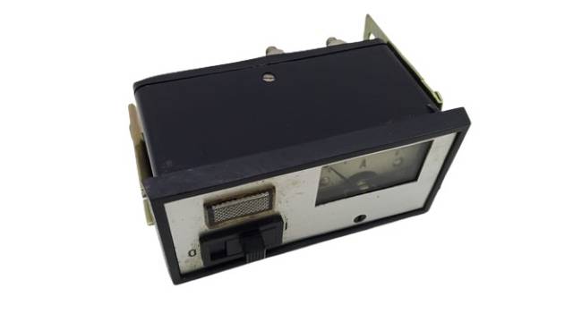 9404.303.30121 Panel Ammeter Analog Display