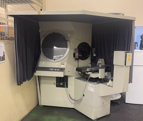 Dr. Schneider ST 600 Horizontaler Messprojektor 2D-Koordinatenmessgerät