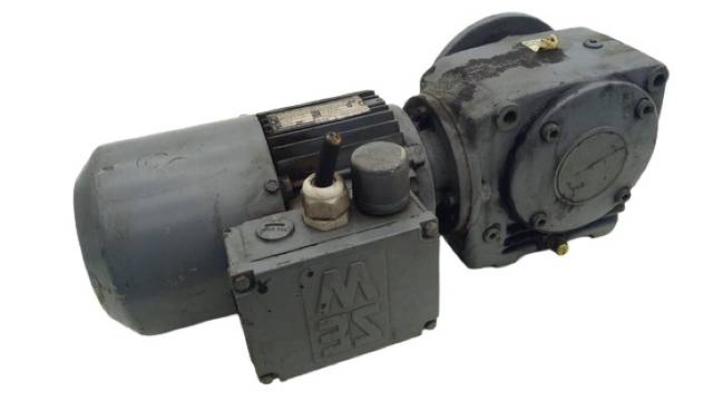 Sew Eurodrive SF42 DT71D-2BM/Z косозубый мотор-редуктор 0.55kW