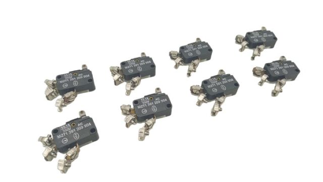 8x MZT1 361 209 904 مفتاح ميكرو 10.1A SPDT