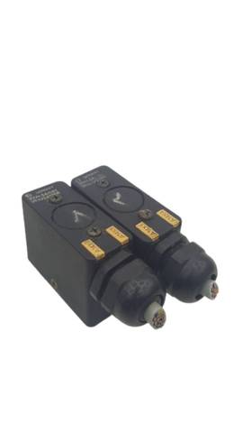 2x Bosch 3842242768 موصل مستطيل 30V 5A