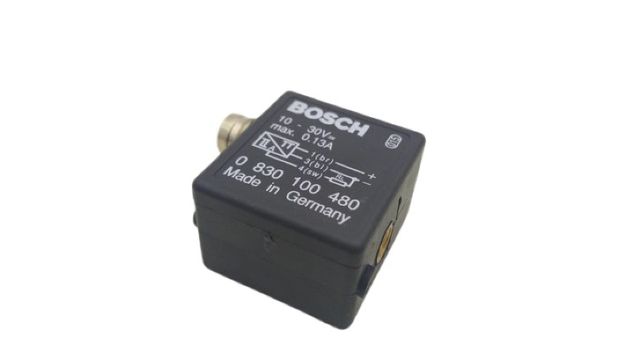 Бесконтактный датчик Bosch 0830100480 SN2 M8 PNP