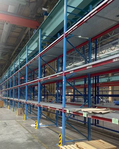 22 meters Vogelsang pallet rack height 6.20 meters 4 levels grated floors