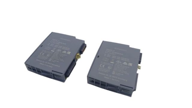 2x Siemens 6ES7132-6BF00-0CA0 DQ 8x24VDC 0.5A HF