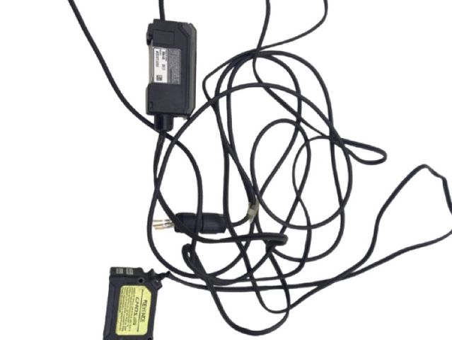 Keyence E2S711225 GV 21P CMOS-лазерный датчик 10–30 V DC