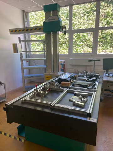 Wenzel RS 1012 Horizontalarm CNC-3D-Koordinatenmessmaschine (KMG) Messtisch
