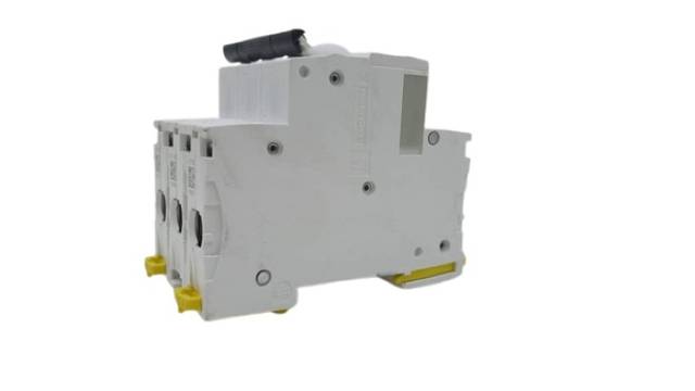 Автоматический выключатель Schneider Electric iC60N C63A