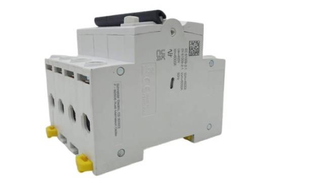 Schneider Electric iC60 RCBO RCD/MCB C32 30mA 4P 400V