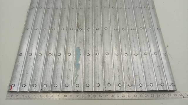 Aluminum link apron, 300mm wide, roller cover