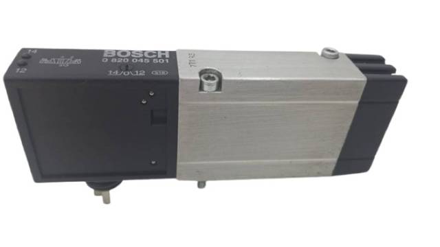 Bosch 0 820 045 501 Directional Valve 0 496 612 pneumatic