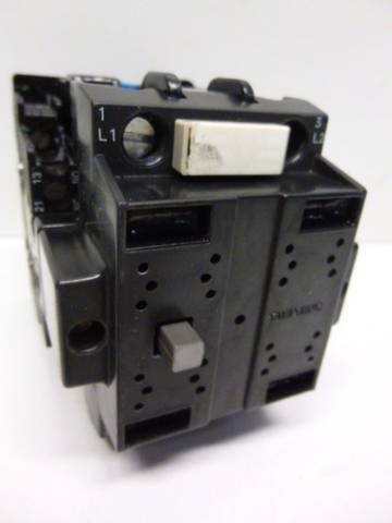 Контактор Siemens 3TC44 17-0B
