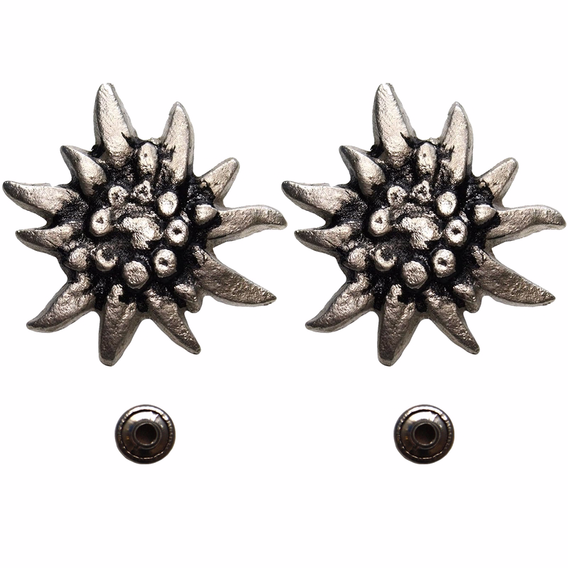 1x Paar Dekoratives Edelweiß Paar 35 mm dekorative Edelweiß-Metallnieten für deutsche Kleidung und Schuhe, Vorderansicht, ideal für die Verzierung von Trachten und zum Ersetzen beschädigter Elemente.