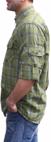Seitenansicht des German Wear Hunting-Hemds für Herren aus grün kariertem Baumwollstoff mit Knopfleisten-Design. Atmungsaktives und langlebiges traditionelles bayerisches Hemd, ideal als Outdoor-Hunting-Hemd oder Oktoberfest-Outfit. Heute online kaufen!