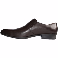 Men's leather Shoes Brown Side view of handcrafted men's business shoes featuring a short shaft and rubber sole. The design includes a secure fit with an easy slip-on style, block heels, and a mixed-toe cap. Made from 100% leather, these shoes showcase quality German craftsmanship.