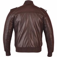 Herrenmode Lammnappa-Lederjacke in Braun Premium Herren-Lederjacke in Braun. Mit besonderem Augenmerk gefertigt, verfügt sie über eleganten Frontreißverschluss und strategisch platzierte Taschen. Aus feinstem Lammnappa-Leder hergestellt, bietet sie unvergleichlichen Komfort und Luxus. Jetzt beste