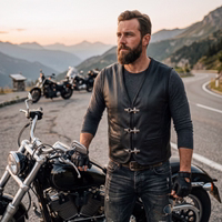 Lifestyle-2--3--1630-GW687-Black-motorradweste--lederweste--motorradweste--lederweste--biker-weste-Motorradwesten--Motorradweste--Leder--Premium--antike-braune-Bikerweste--Motorradbekleidu.jpg