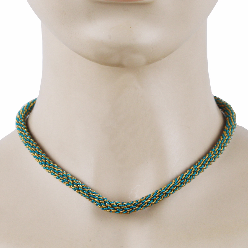 German Wear Metallkordel-Halskette Vorderansicht der weißen German Wear Metallseil-Halskette mit verdrehtem Metallseil und Türkisanhänger, perfekt für Herren Kostüm-Schmuck, jetzt online kaufen.