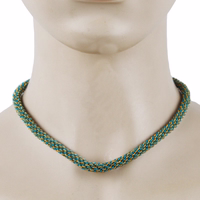 German Wear Metallkordel-Halskette Vorderansicht der weißen German Wear Metallseil-Halskette mit verdrehtem Metallseil und Türkisanhänger, perfekt für Herren Kostüm-Schmuck, jetzt online kaufen.
