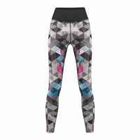 Damen Sport-Yoga-Leggings im Neo-Grunge-Stil Vorderansicht der Damen Neo Grunge Sport Yoga Leggings von German Wear mit hoher Dehnbarkeit atmungsaktivem Stoff und perfekter Passform für Training Yoga oder Freizeit jetzt Leggings kaufen