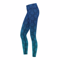Fitness-Leggings für Damen von German Wear Seitenansicht der Mandala Blue Leggings – dehnbare Yoga-Leggings mit Mandala-Print, schmaler Passform und strapazierfähigem, blickdichtem Stoff, die für Sport, Tanz, Training und Outdoor-Fitnessaktivitäten entwickelt wurden.