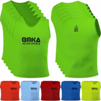 OMKA 6-Pack Sport Bib Front and Back view of OMKA 6-Pack Sport Green Bib showcasing lightweight, breathable polyester mesh training bibs with D-Shape Neck for maximum comfort during sports sessions. Buy now.
