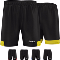 Gelbe Fußballshorts für Herren, Vorder- und Rückansicht, aus atmungsaktivem, schnell trocknendem Polyestergewebe, speziell für Sport, Laufen, Training und Fitness entwickelt.