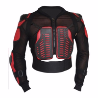 Motorrad-Schutzjacke Vorderansicht der roten Motorrad-Armor-Schutzjacke mit leichtem Body Armor, verstellbaren Gurten, atmungsaktiven Einsätzen und starkem Aufprallschutz – für Motocross und Motorradfahrer. Heute kaufen!