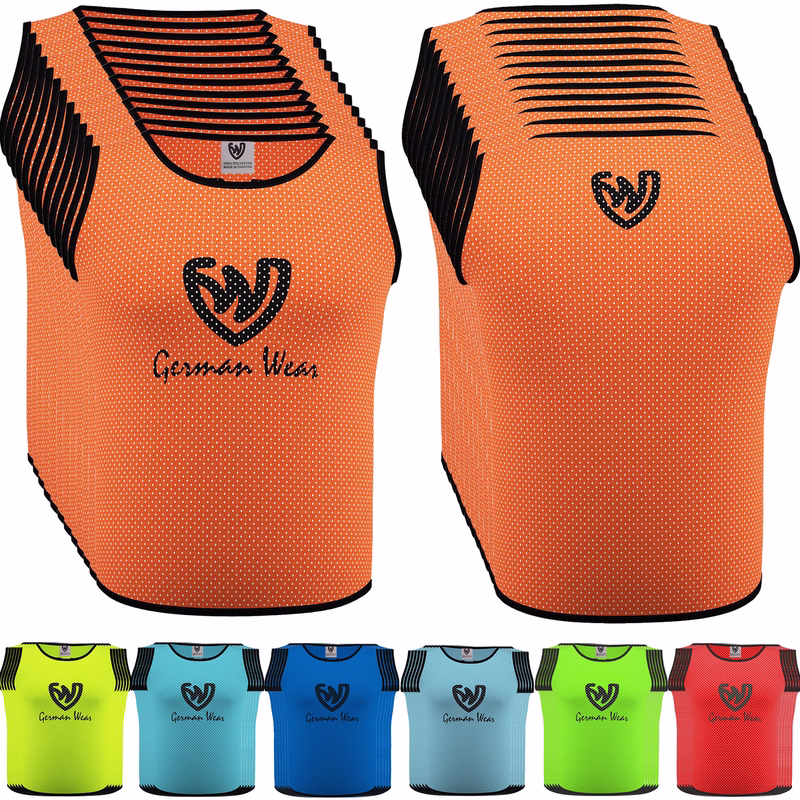German Wear 12er-Pack Fußballtrikots Vorder- und Rückansicht der German Wear 12er-Pack Fußball-Westen in Rot aus atmungsaktivem Dual-Mesh-Polyester. Leicht, strapazierfähig und ideal für Fußball-, Basketball-, Handball- und Rugbytraining. Jetzt kaufen!