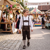 Lifestyle-2--1--172108309-GW901-Textil-Trachtenlederhose--Lederhose--trachtenhosen--Trachten-lederhose--Trachtenmode--fasching--karneval-GW901-Textil.jpg