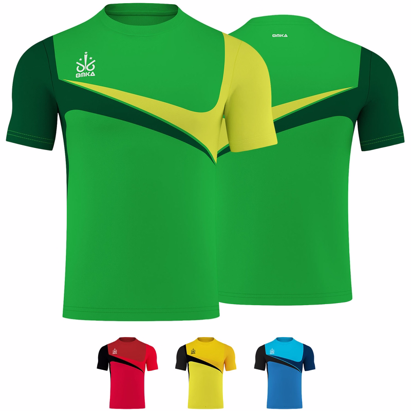 Herren OMKA Teamwear Fußballtrikot Vorder- und Rückansicht des Omka-Fußballtrikots mit seinen lebendigen Digitaldrucken. Das Trikot verfügt über einen Rundhalsausschnitt und kurze Ärmel, besteht aus 100 % Polyester und ist mit doppellagigem Stoff für zusätzliche Strapazierfähigkeit und Komf