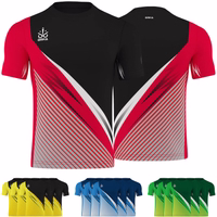 OMKA 5er Trikot Teamsport Teamwear Fantrikot Shirt Jersey Weiße lange bayerische Trachten-Strümpfe, die als Paar in allen Farbvarianten erhältlich sind. Mit elegantem Zopfmuster und rustikalem Stil, passend zu Lederhosen und Oktoberfest-Mode.