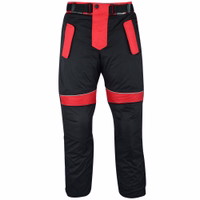 Cordura Motorrad 2-teiliger Kombi-Set Bleiben Sie trocken und komfortabel in den roten Cordura-Motorradhosen, Vorderansicht. Die atmungsaktive Membran hält den Wind ab und sorgt für Belüftung – ideal für lange Fahrten bei jedem Wetter. Auf Lager, jetzt kaufen.