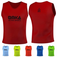 Rot-172108534-Bib-OMKA-x-1-Fussball--Leibchen--Trainingsleibchen--Markierungshemd--Fussballleibchen--Trikots-Bib-OMKA-x-1.jpg