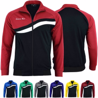 Vorder- und Rückansicht der Herren-Sportjacke in Rot aus leichtem Polyester mit Fleece-Futter, Polokragen und elastischen Bündchen – bietet Haltbarkeit und Komfort für Workouts oder Fußballtraining. Jetzt online kaufen!