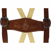 Nahaufnahme kastanienbrauner Wildlederträger mit cremeweißer Stickerei. Klassische bayerische Leder-H-Träger, ideal für Lederhosen. Echte German Wear Träger für das Oktoberfest.