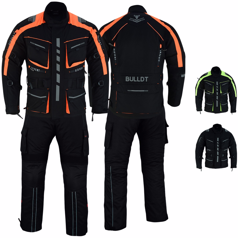 Herren-Motorradanzug Textil – Motorradjacke + Motorradhose inkl. Protektoren Herren-Motorrad-Textilkombi in Schwarz mit Vorder- & Rückansicht. Mit Arm-, Schulter- & Rückenprotektoren. 4 Schichten: Cordura Polyester 600D außen, wasserabweisendes Nylon-Taft, Polyester-Innenfutter & herausnehmbares Steppfutter.