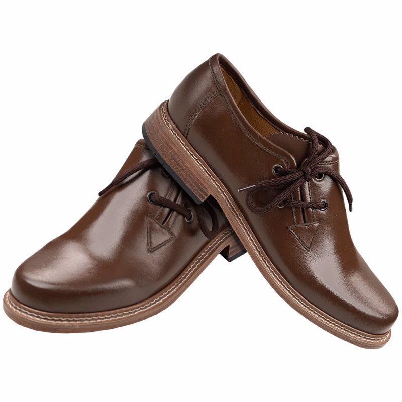 Bayerische Trachtenschuhe Dunkelbraun Ein Paar Haferlschuhe in Dunkelbraun, gefertigt aus 100 % Veloursleder. Speziell für traditionelle Trachtenkleidung und Tänze entworfen, mit Ledersohle, runder Zehenkappe, Schnürverschluss und Blockabsatz. Ideal für Schuhplattler und andere kulturelle Tanz
