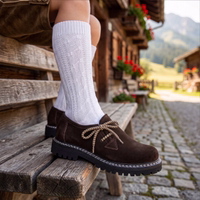 lifestyle-2-DB-1721086275-GW1800-VL-Kinder-Traditionelle-Kinderlederschuhe--Jungen-Maedchen-Haferlschuhe--feinste-echtes-Rindsleder--handgefertigte-Schuhe--seitlich-geschnuerte-Schuh.jpg