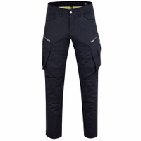 6--2--1721086312-JEANS-004-Motorradhose--kevlarjeans--jeanshose--Motorrad-Cargo-Hosen--Hosen--online-kaufen--Rabatt--Preis--rutschfest--feuerfest--100--Baumwolle--Reissverschluss--Kn.jpg Vorderansicht der Herren-Motorradjeans, die Sicherheit und Stil mühelos verbinden. Mit Fokus auf Schutz und Komfort gefertigt, bestehen diese Jeans aus hochwertigem Stoff und durchdachter Konstruktion, um Sie auf der Straße sicher zu halten.