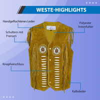 Herrenmode Westernweste Eine ockerfarbene Western-Bikerweste mit Fransenakzenten an Schultern und Seiten. Sie verfügt über weiße Schnürdetails entlang der Vorderseite, dekorative Perlenmedaillons auf der Brust und vordere Druckknopfverschlüsse.