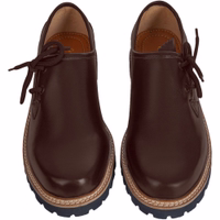 Herren-Bayerische Trachtenschuhe Ein Paar Herren-Haferlschuhe aus 100% glattem Leder. Mit seitlicher Schnürung und sicherem Schnürverschluss bieten diese schlichten Schuhe Komfort und Stil. Die robuste Gummisohle sorgt für Stabilität und Halt.