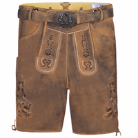 Bayerische Herrenlederhose mit traditionellem Gürtel Vorderansicht einer antik kastanienbraunen bayerischen Velourslederhose mit traditionellem Gürtel, Handstickerei, Messertasche und authentischer deutscher Schneiderkunst – ideal für das Oktoberfest, Hochzeiten und kulturelle Anlässe.