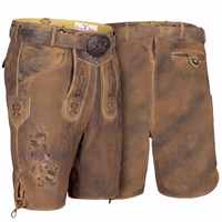 Bayerische Herrenlederhose mit traditionellem Gürtel Vorder- und Rückansicht einer antik kastanienbraunen bayerischen Lederhose aus echtem Nappaveloursleder mit passendem Gürtel, Handstickerei, Messertasche und hochwertiger deutscher Handwerkskunst für das Oktoberfest, Hochzeiten und Volksfeste.