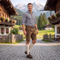 Bayerische Herrenlederhose mit traditionellem Gürtel lifestyle-2--1--1721086417-GW722-Bayerische-Hose-mit-traditionellem-Guertel--authentische-Trachtenbekleidung-fuer-Herren--traditionelle-Lederhose-mit-aufwendiger-Stickerei--bayerisch.jpg