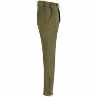 Jagdhose in Dunkelgrün aus hochwertigem Nubuk-Büffelleder – langlebig, komfortabel und mit praktischen Taschen für Abenteuer. Jetzt online kaufen!