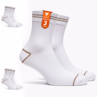 3er-Pack dünne Sportsocken, weiß, aus atmungsaktiver Baumwolle – ideal für Laufen, Fitness, Training und alle aktiven Workouts Verpackung mit 3 paar sportsocken aus atmungsaktiver baumwolle, geeignet für training